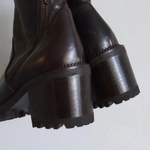 NWOT-Ron White Women's Wilandy Chocolate Ankle Boot - Picture 5 of 6